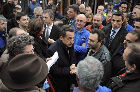 Saint-Denis :Sarkozy fait sortir la SNCF..de ses rails !!