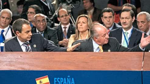 Juan Carlos fait taire Hugo Chavez !