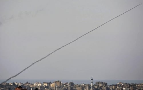 Le Hamas attaque massivement, Israël répond chirurgicalement
