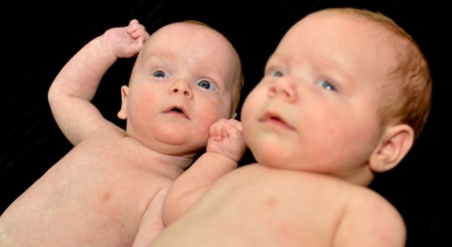 Une Suissesse  de 66 ans donne naissance à des jumeaux