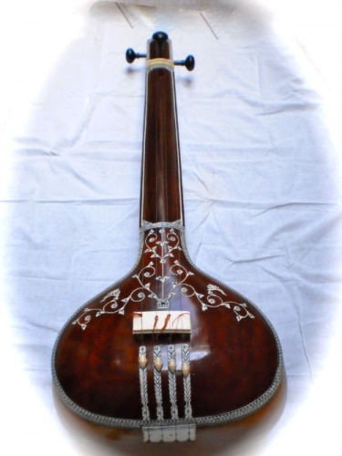 Le luthier et ses drôles d’instruments