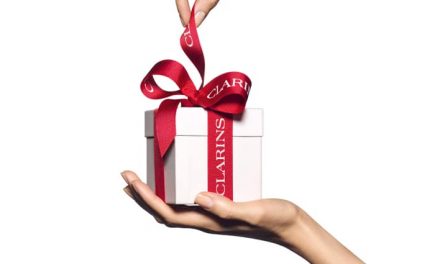 En panne d’idées cadeaux ? Offrez une sélection de produits Clarins sur Jubily !