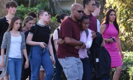 Tuerie au lycée Marjory-Stoneman-Douglas : l’Amérique pleure, prie et proteste